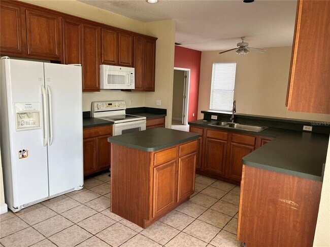 Foto del edificio - 6720 Imperial Oak Ln