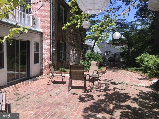 Building Photo - 1715-MAIN Army Navy Dr