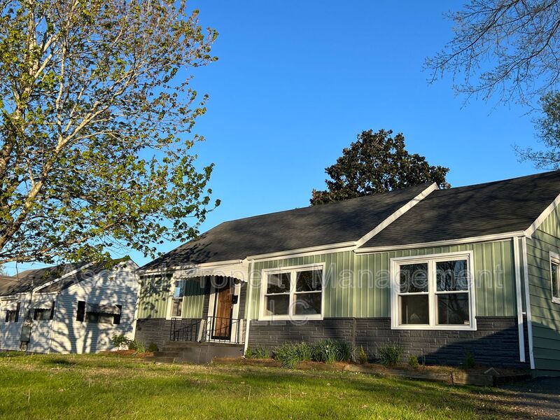Foto principal - 1910 McBrien Rd