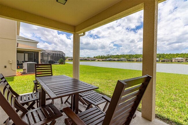 Foto del edificio - 4724 Ruby Red Ln