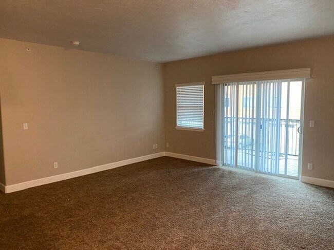 Building Photo - 6740 N Spurwing Loop