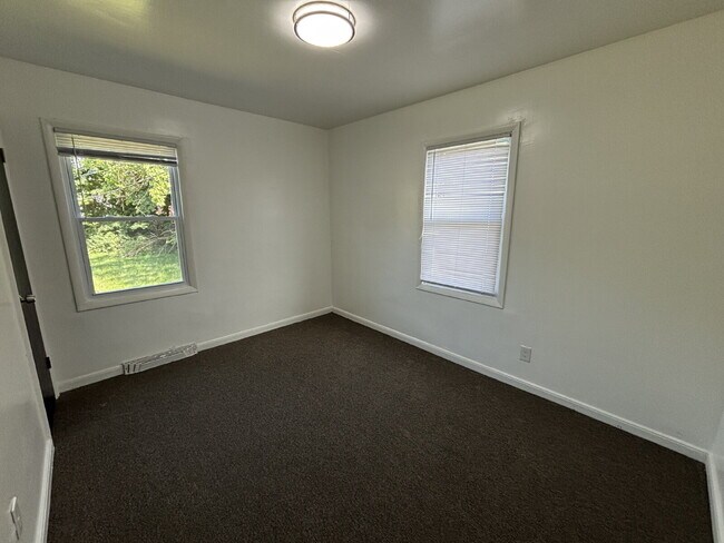 Foto del edificio - Cozy 3-bed home in Gary!