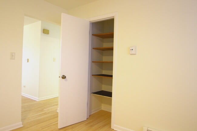 Foto del edificio - 8856 Plainfield Rd