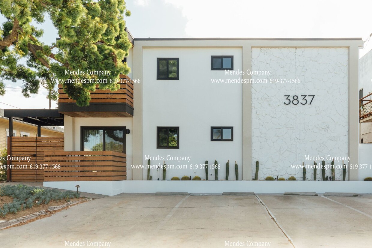 Primary Photo - Remodeled 1 bd/ 1 bth Modern Apartment Hom...