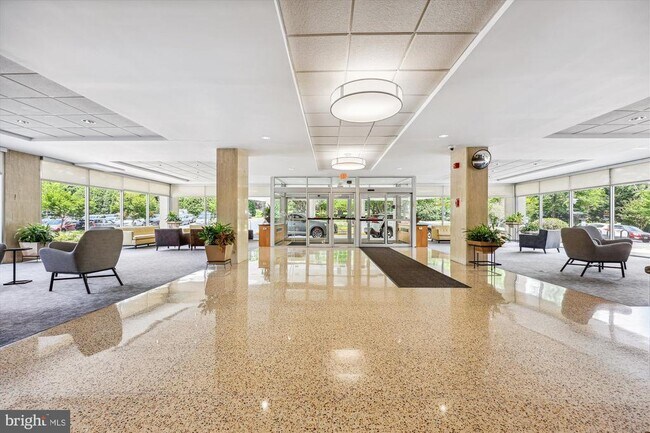 Foto del edificio - 10500 Rockville Pike