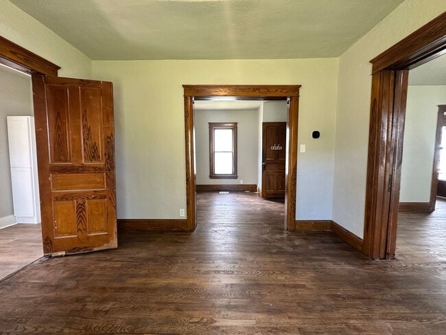 Building Photo - Four Bedroom House Available in Battle Creek!