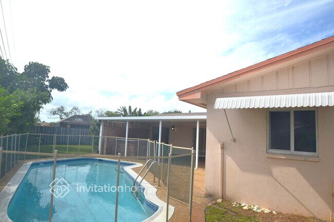 Foto del edificio - 5220 SW 8th Ct