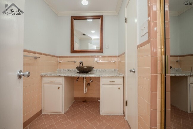 Foto del edificio - 2725 Devon Rd