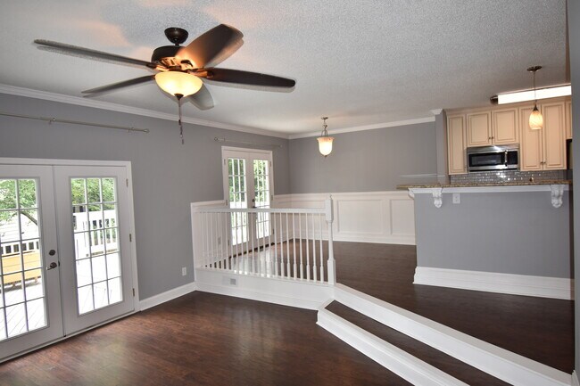 Building Photo - Coming Soon~ 3 Bedroom and 2 Bath- Great Outdoor Space (Pets Negotiable)