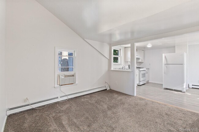 Foto del edificio - 36 Anderson Rd