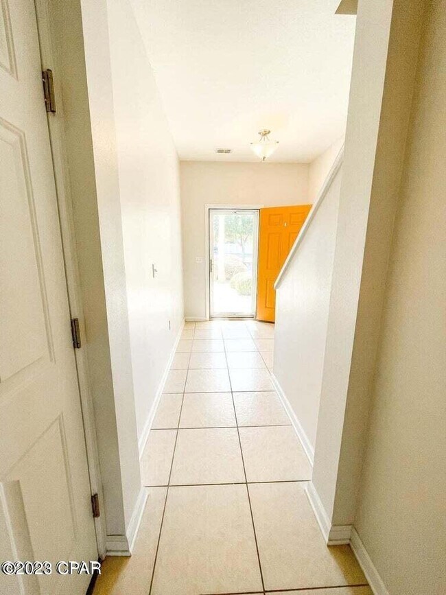 Foto del edificio - 317 Sand Oak Blvd