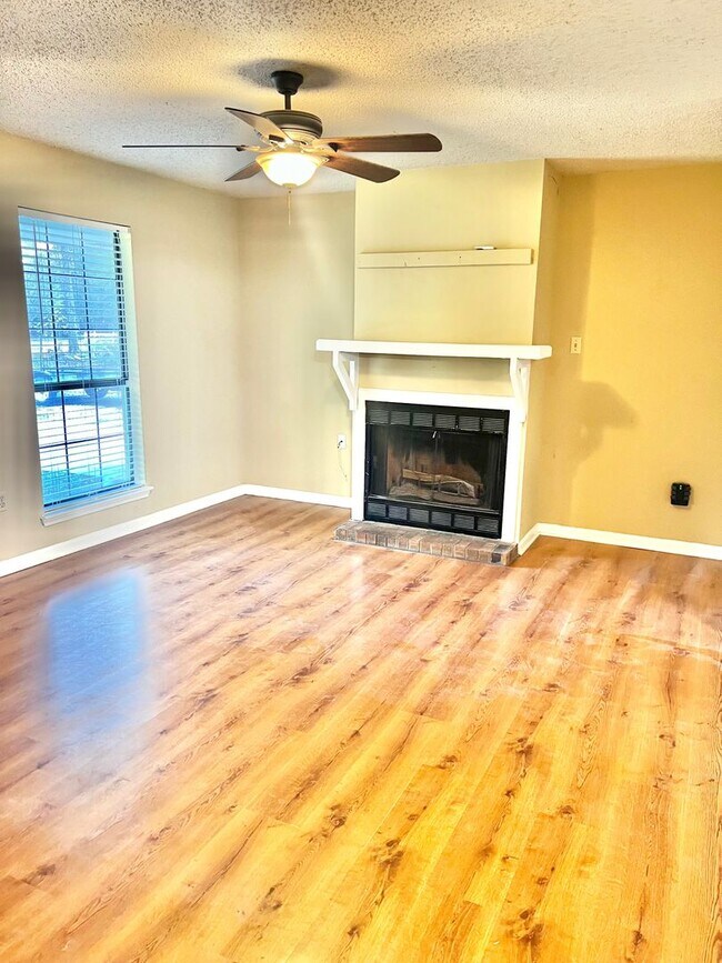 Foto del edificio - Home For Lease