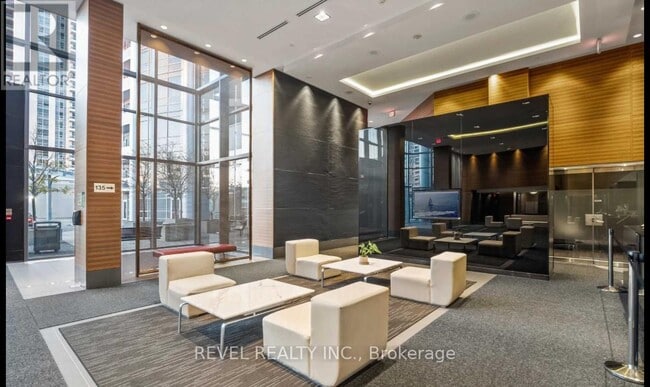 Building Photo - 125 Village Green Square