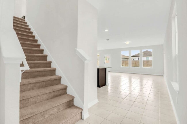 Building Photo - 547 Deer Crest Dr