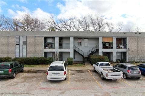Building Photo - Mustang Flats