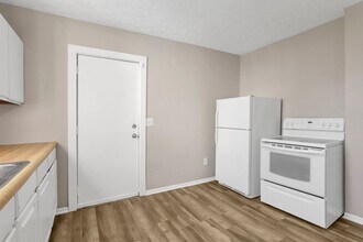 Building Photo - 791-793-793 E Starr Ave