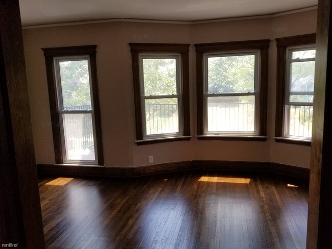 Building Photo - 3 br, 1 bath House - 627 East Philadephia