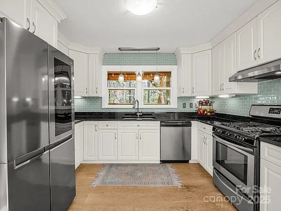Kitchen - 4075 Little River Rd