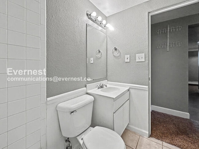 Foto del edificio - 2295 E Asbury Ave