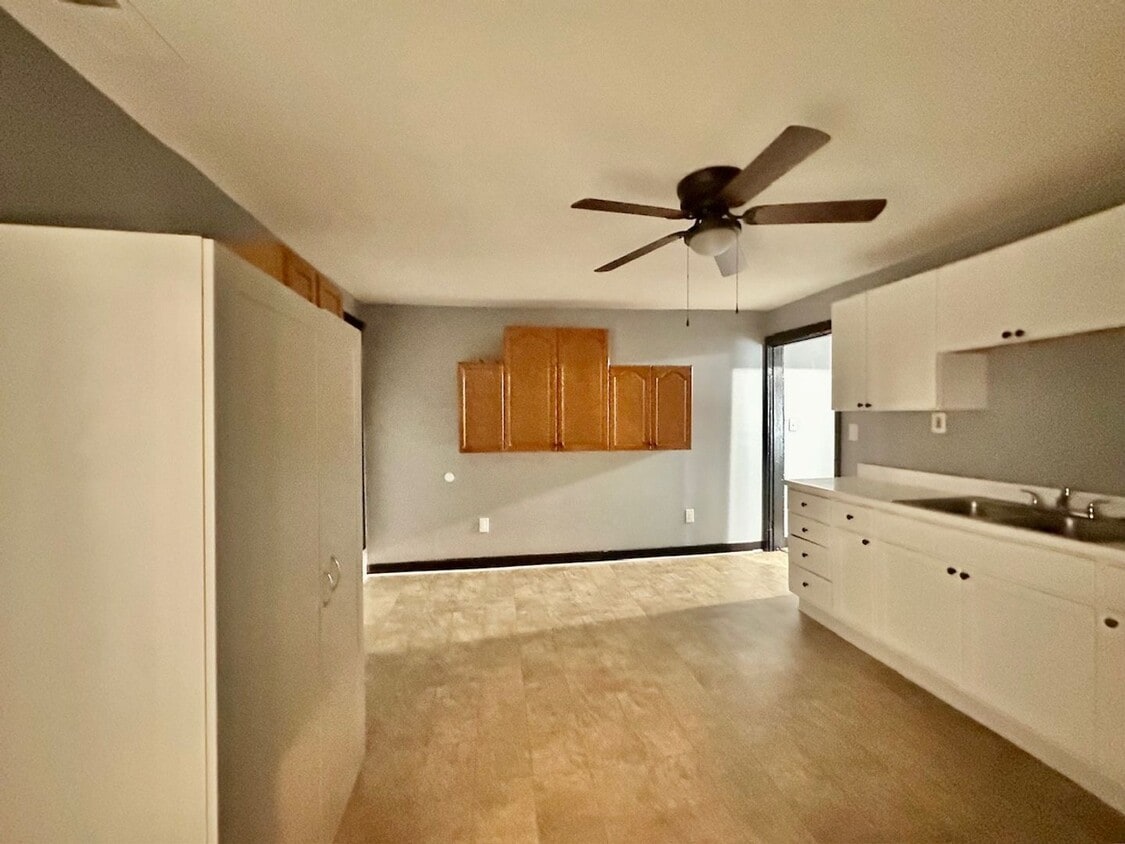 Primary Photo - 268 E Loudon Ave