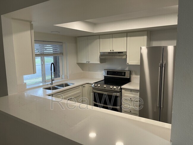 Foto del edificio - 4292 Meadowbrook Ct NE