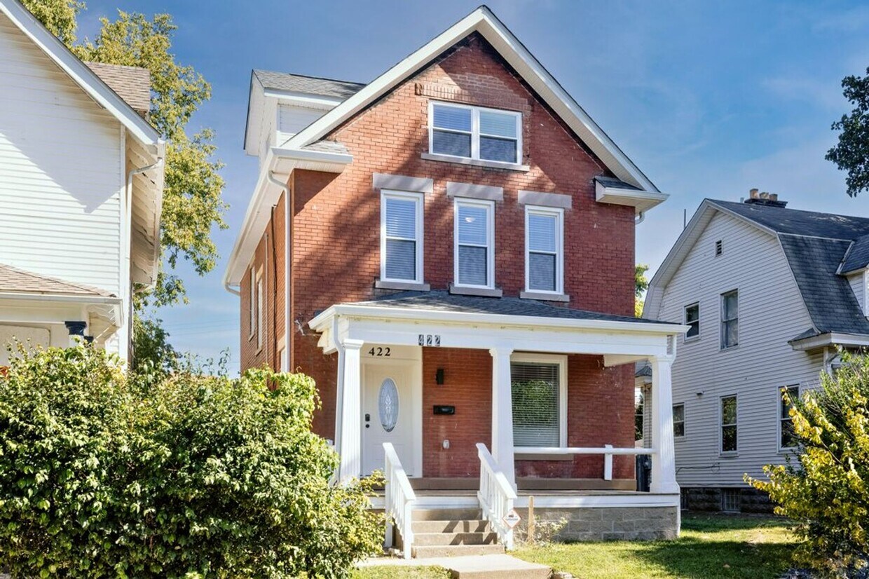 Foto principal - Single Family House! JUST RENOVATED! Centr...