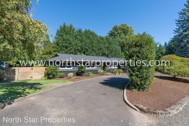 Foto del edificio - 4 br, 3.5 bath House - 6545 SW Seymour