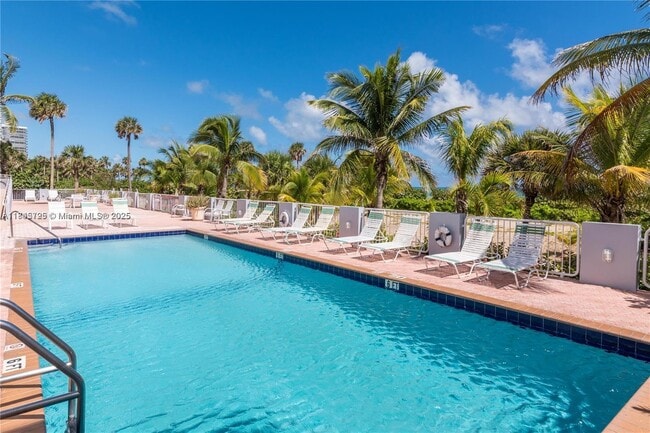 Foto del edificio - 9341 Collins Ave