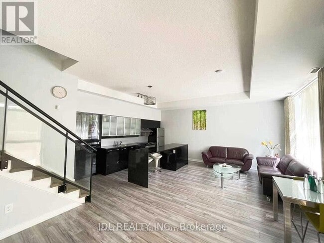 Building Photo - 25 Singer Ct