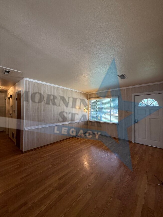 Foto del edificio - Cute 3-Bedroom with Large Backyard!