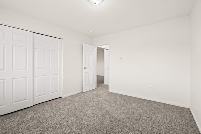 Building Photo - Prime at Laurel Springs