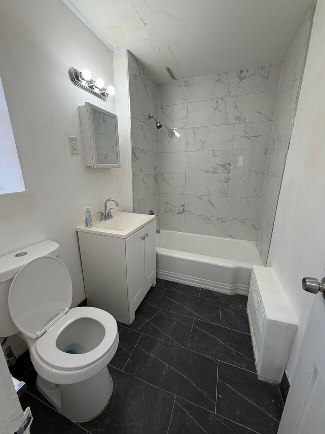 Building Photo - 676 Park Ave