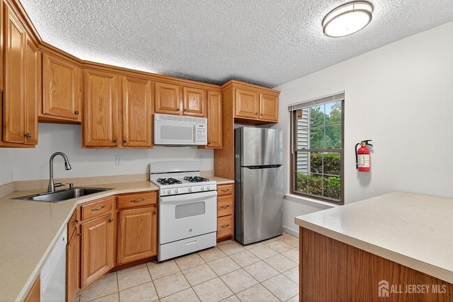 Building Photo - 134 Pear Tree Ln