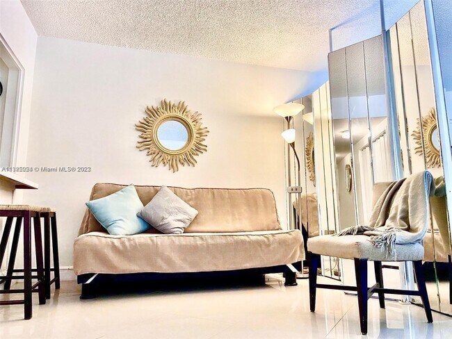 Foto del edificio - 999 Brickell Bay Dr