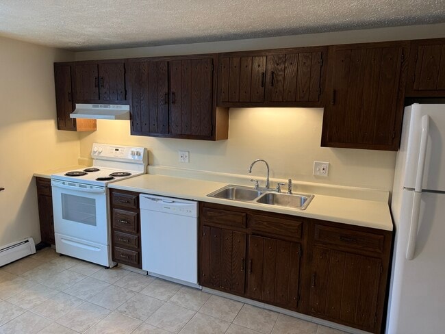 Building Photo - Briarwood 9