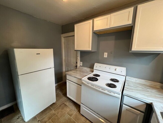 Foto del edificio - 6733 Askew Ave