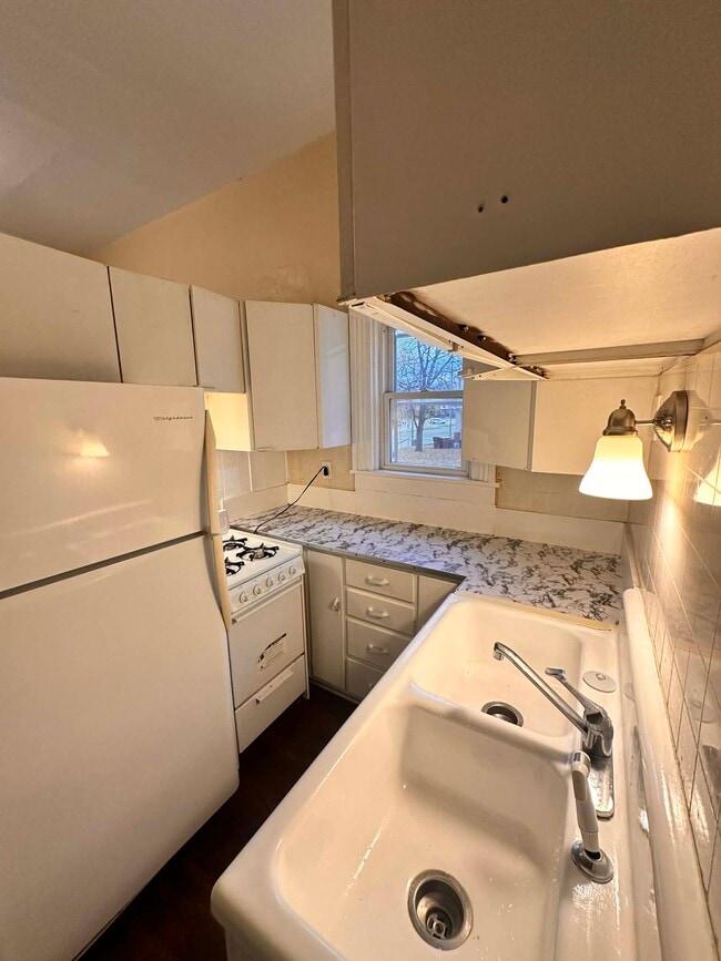 Building Photo - 1016 Haskell Ave