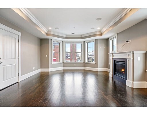 Foto principal - 689 E 4th St