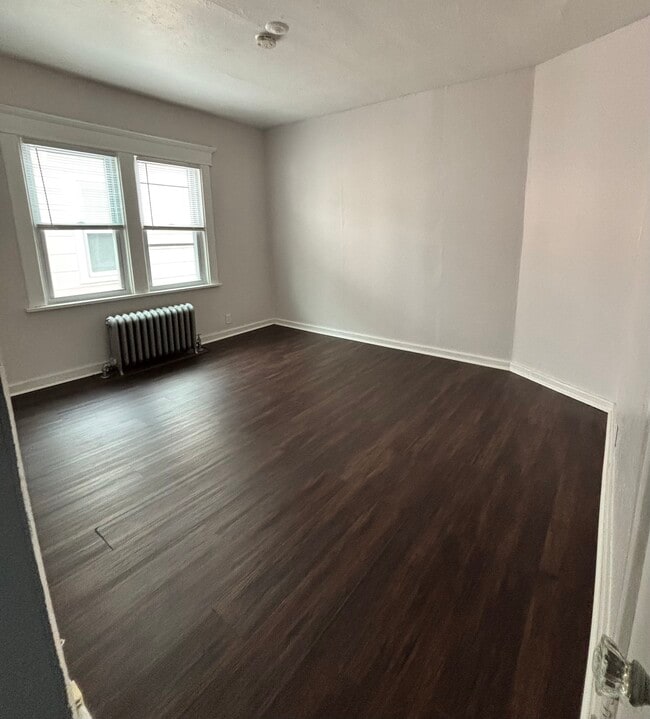 Living Room - 220 Stevenson St