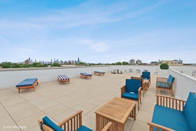 Building Photo - 2353 W Wabansia Ave