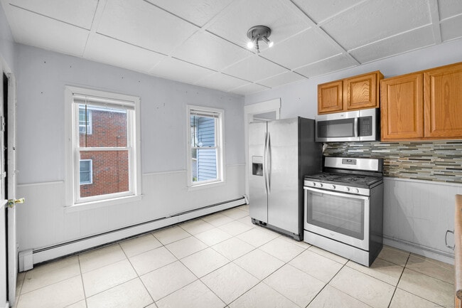 Foto del edificio - 223 Lawlor St