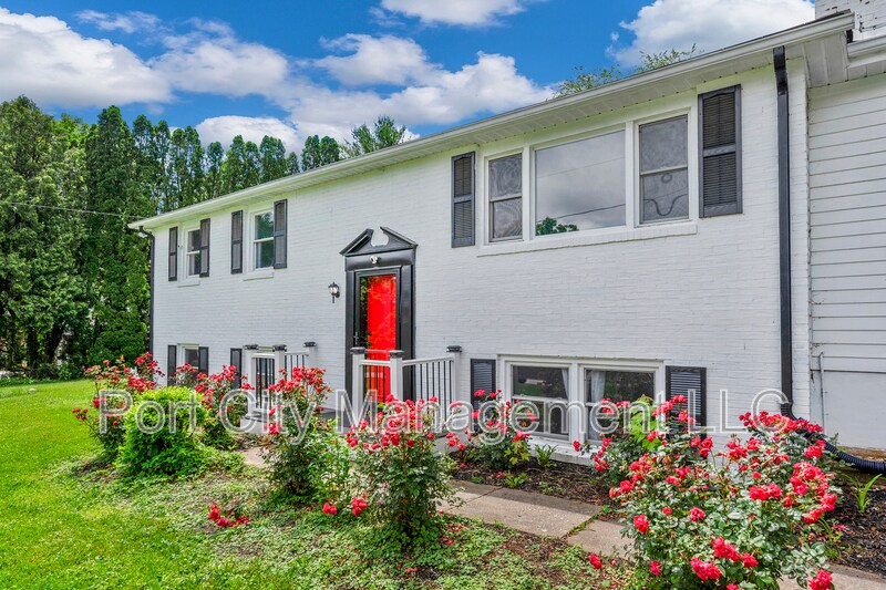 Foto principal - 2431 Clydesdale Rd