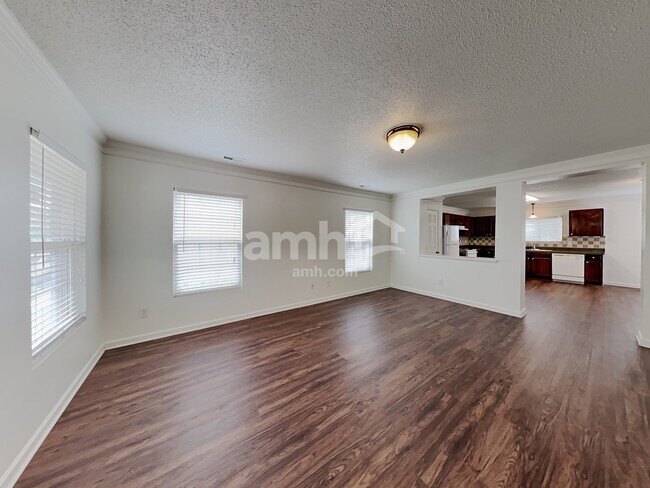Building Photo - 417 Magna Dr
