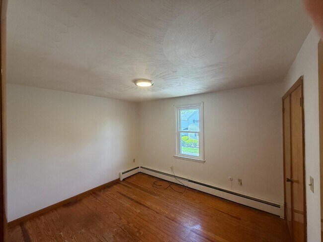 Building Photo - 520 Oak St