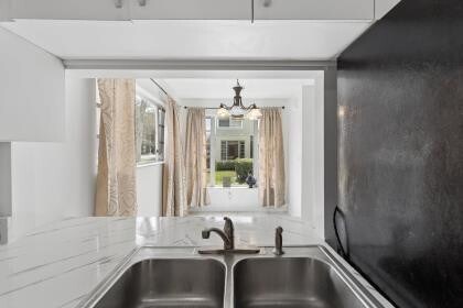 Foto del edificio - 8027 Lagos De Campo Blvd