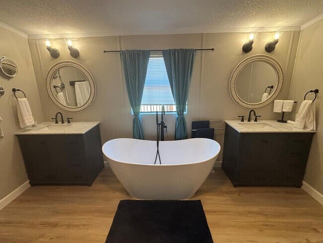 Foto del edificio - 3878 Ranch Rd 1623