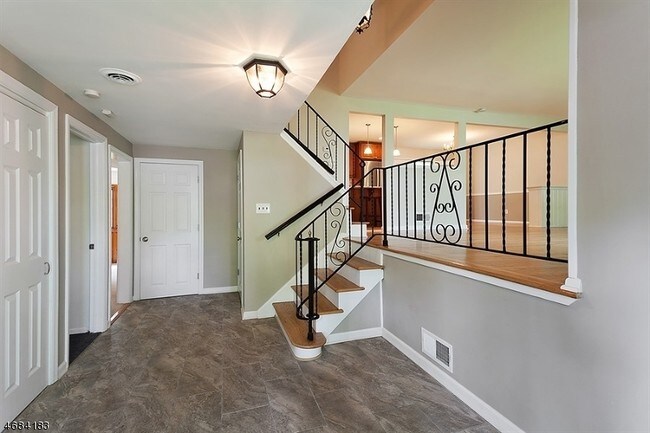 Foto del edificio - 28 Woodbine Cir