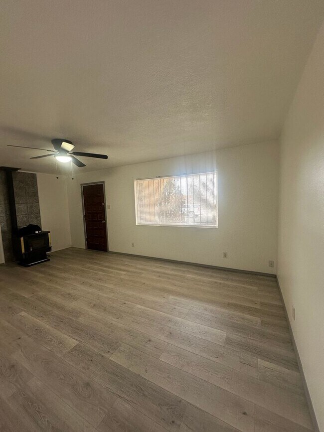 Foto del edificio - Welcome to this charming 3-bedroom, 2-bathroom home located in Albuquerque, NM