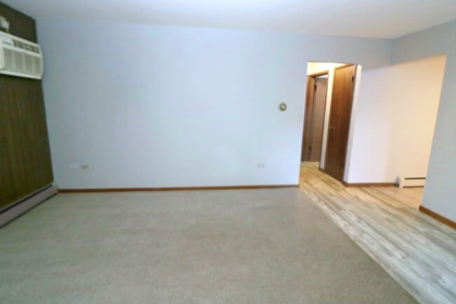 Building Photo - 220 Griffing Ave