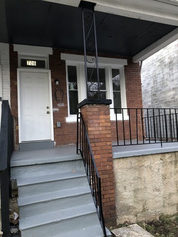 Foto del edificio - 706 E 43rd St